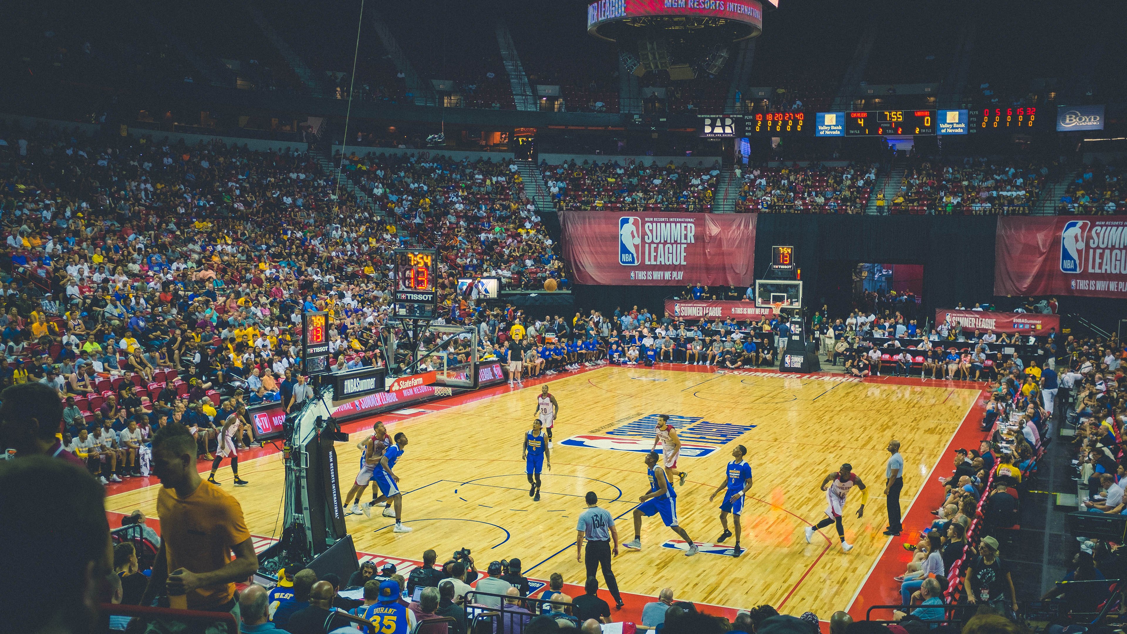 跨界狂想,当拜仁式闪电战遇上NBA季后赛,卡马文加如何接管比赛?