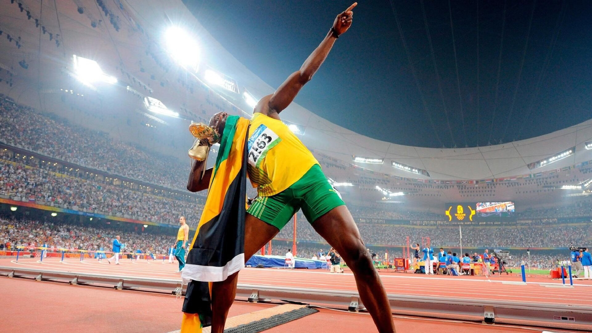 萨卡关键战不手软，法国翻盘勒沃库森，足球世界里的唯一性启示